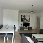Apartman Le President 100 M De La *