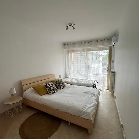 Apartamento Le Président 100 M De La *